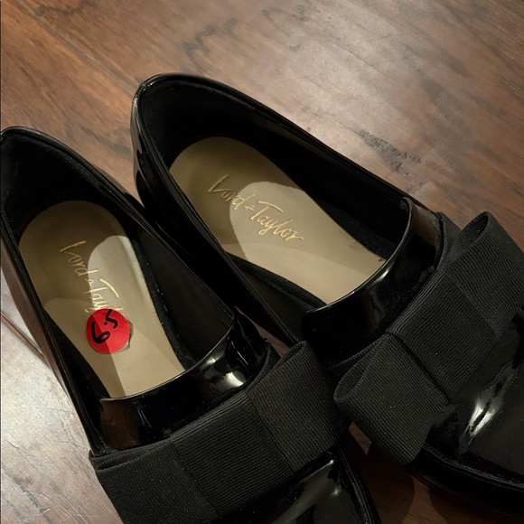 Lord & Taylor Glossy Black Patent Loafers with Elegant Bow - Picture 2 of 5